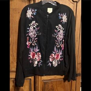 Gorgeous Bomber Jacket w/ Floral Embroidery MED